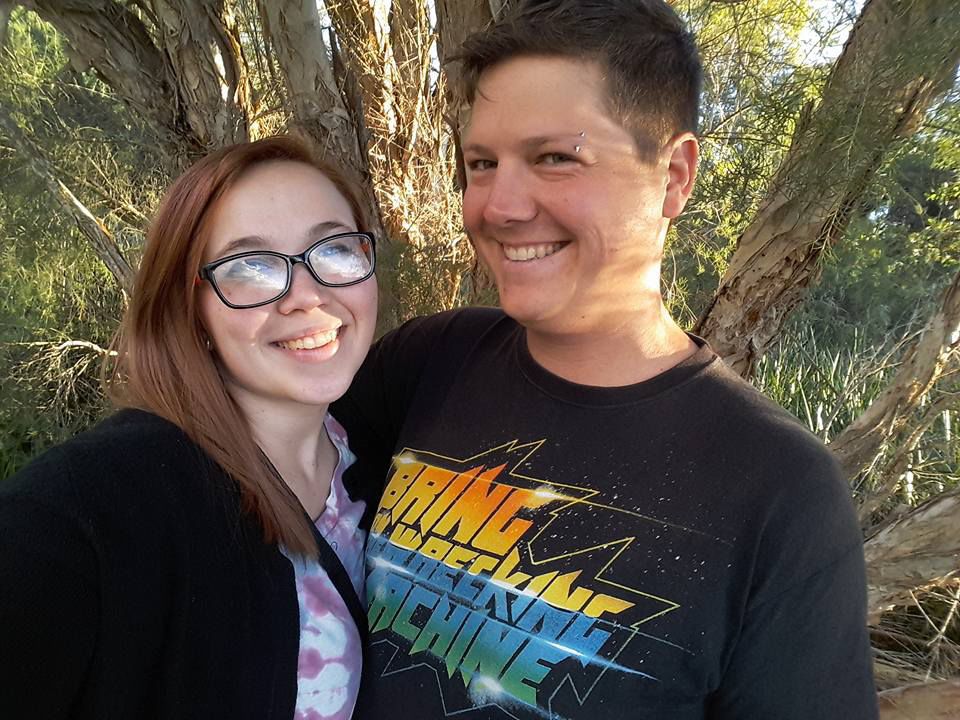 Arnold, Phillips to wed